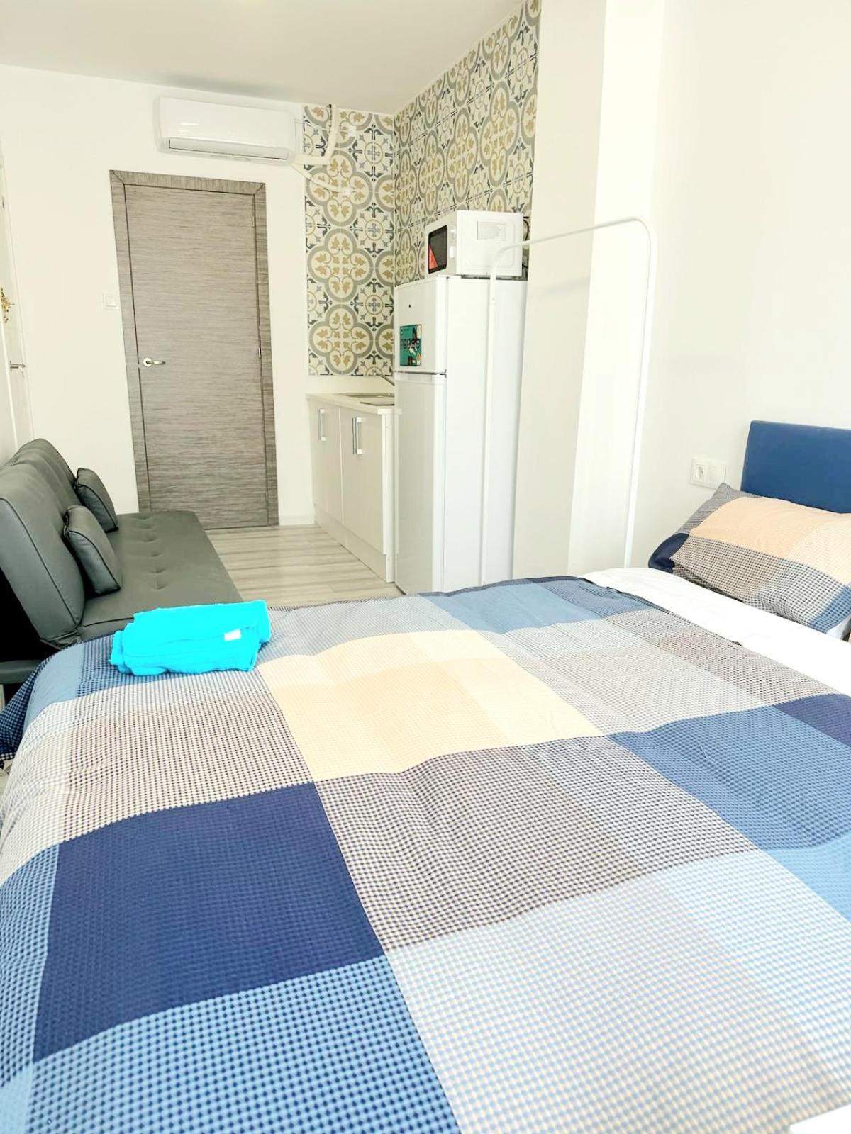 Apartamentos Aeropuerto Valencia Manises Exteriör bild